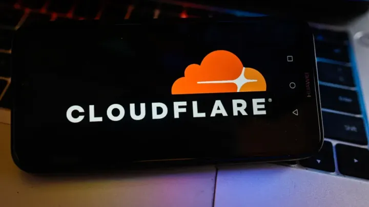 Quando um Gigante Falha, o Mercado Inteiro Aprende: O Caso Cloudflare e a Urgência de Contingência no B2B